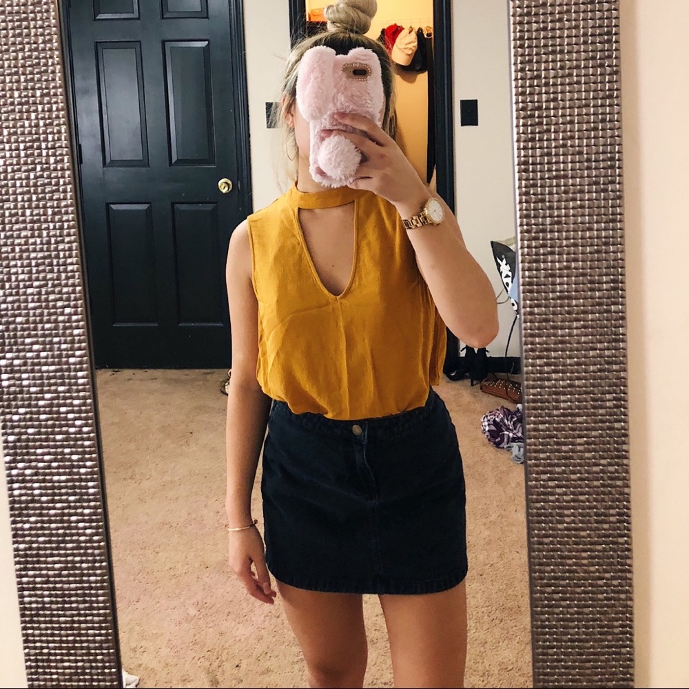 Kendall & Kylie Mustard Top